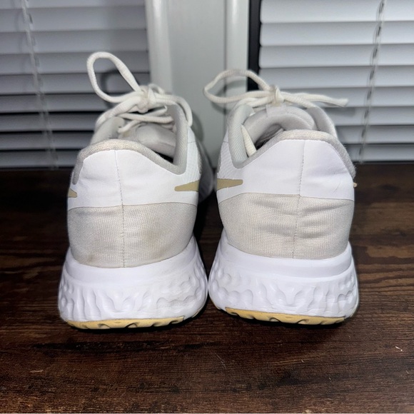 Nike Revolution 5 White Gold Women’s Running Sneaker Shoes Size 9.5 BQ3207-108 - Picture 7 of 9